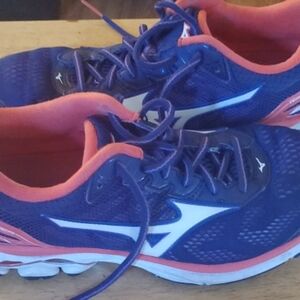 Mizuno women's Wave Rider 21 size 8.5